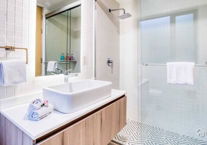 Fancy 3BR Apt | 2 Rooftops +Gym+B/Center | Best Location