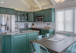 Fantastic 3BR/2BA Sealoft Villa! Close to Beach! Pet Friendly! Neighborhood Pool! Amenity Cards!