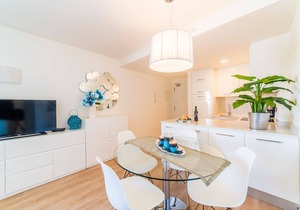 Fantastic 5-storey building with gigantic sea views, 2 bedrooms