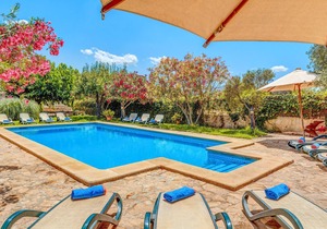 Fantastic Country Estate with Pool, Garden, Terraces, Balcony & Wi-Fi; Parking Available, Pets Allowed