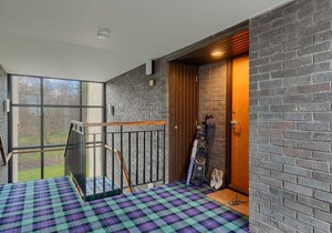 Fantastic top floor apartment next to Gleneagles