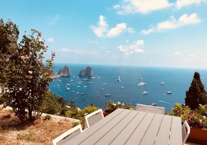 Fantastica villa con vista sui faraglioni