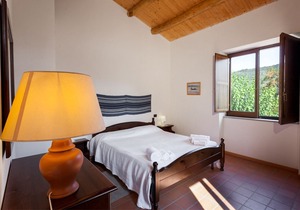 Farm holidays with pool in Sicily, among the Nebrodi's park and close to the sea