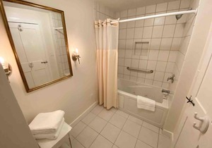 Farmhouse 1 - Farm Road Estate - 3 mi to Mt Snow