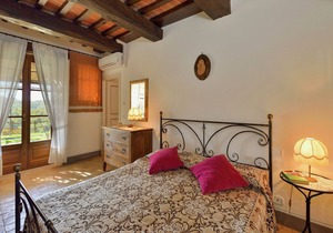 Farmhouse in Città della Pieve with Pool
