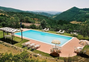Farmhouse with stables, horses and the ability to make horseback riding