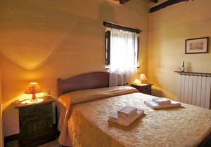 Farmhouse with stables, horses and the ability to make horseback riding