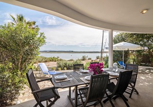 Faro Beach House in Faro