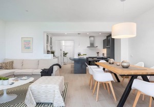 Feel the sea breeze in this stylish beachfront apartment