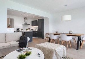 Feel the sea breeze in this stylish beachfront apartment