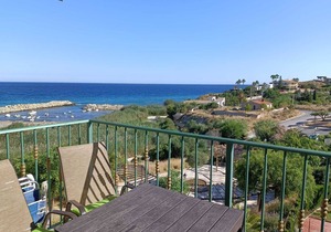 Feet in the water! Sea 50m away + swimming pool, gym, pétanque, volleyball