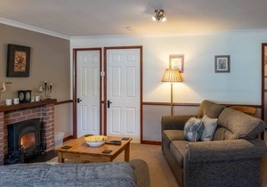 Fellcroft Cottage - Dog-friendly, 1.5 miles from Windermere