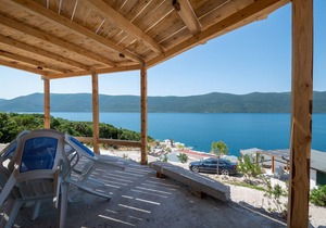 Feral Beach - One Bedroom Apartment with Sea View 2