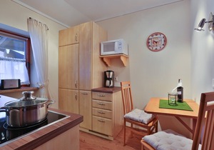 Ferienwohnung Nr. 1, 1-2 Personen, 50 qm, Bad/WC, Balkon und Bergblick, TV, Geschirrspüler, 1 Schlafzimmer, Nord-Westen