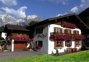 Ferienwohnung Nr. 2, mit Balkon und Bergblick, 45 qm