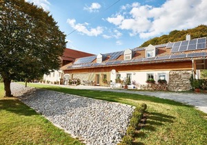 Ferienhaus mit großzügiger Terrasse und unverbauter Sicht