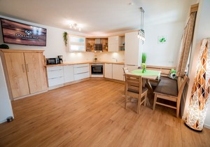 Ferienwohnung 1, Heuboden 54 m², 2-4 Personen, Schlafzimmer, Wohnküche, Du/WC, WLAN