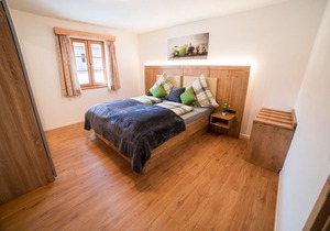 Ferienwohnung 1, Heuboden 54 m², 2-4 Personen, Schlafzimmer, Wohnküche, Du/WC, WLAN
