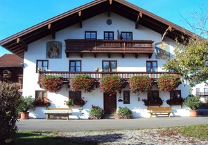 Ferienwohnung III im 2. Stock mit Balkon, Wohnküche, Schlafzimmer, Dusche/wc, Balkon