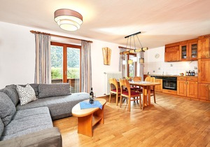Ferienwohnung Loferau 5 - 50 m² für 2-3 Personen, 1 großer Wohn-Schlafraum, sep. Küche