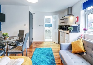 Fernbank Rooms Sudbury Hill, Harrow Self-Contained Studios with En-Suite - Apt04