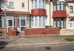 Fernbank Studios Sudbury Hill Harrow with En-Suite - 15