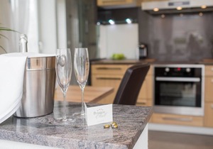 FEWO 1 de luxe with balcony * - Pension KNOLL am Attersee