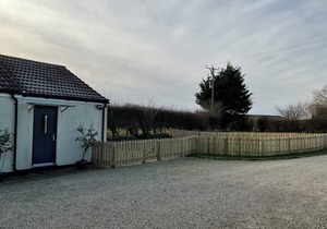 FIELDSIDE, pet friendly, with open fire in Hunmanby