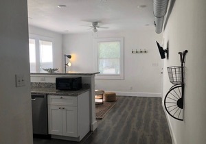 Find Your Comfort at Downtown Cozy 2BR/2BA