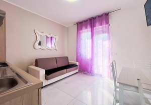 Fiorita: Brand new and modern furnished and very close to downtown and the beach