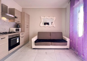 Fiorita: Brand new and modern furnished and very close to downtown and the beach