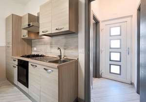 Fiorita: Brand new and modern furnished and very close to downtown and the beach
