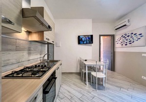 Fiorita: Brand new and modern furnished and very close to downtown and the beach