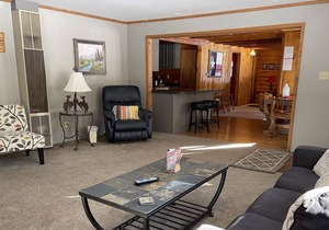 Fireside - 6 Bedroom, 4 Bath Home