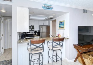 Firethorn 822 - 2 Bedroom Condo with Private Beach with lounge chairs & umbrella provided, 2 Pool.