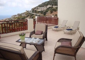 First floor 2 bedroom apartment, large balcony, amazing sea views, communal pool