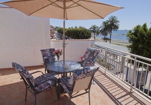 First floor apartment by the beach