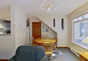 First-floor condo with fireplace & patio - walk or shuttle to ski lifts