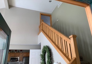Five full bedrooms, Sleeps 17, at base of Boyne and nearly slopeside