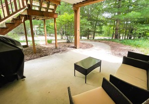 Five full bedrooms, Sleeps 17, at base of Boyne and nearly slopeside