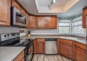 Flair of the southwest -2 bedr 2 bath condo in the Heart of Ventana Canyon!