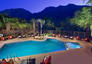 Flair of the southwest -2 bedr 2 bath condo in the Heart of Ventana Canyon!