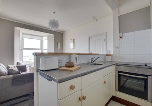 Flat 2, 7 Barnoon Terrace
