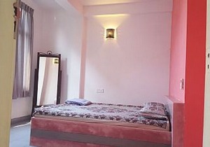 Flat 4 - Fully Furnished Air-conditioned Three Bedroom Apartment in Dehiwala