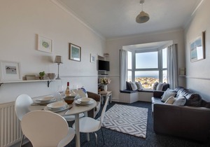 Flat 5, 7 Barnoon Terrace