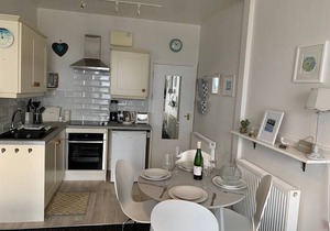Flat 5, 7 Barnoon Terrace