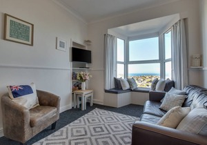 Flat 5, 7 Barnoon Terrace