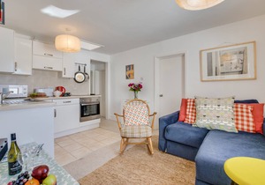 Flat 6, 7 Barnoon Terrace