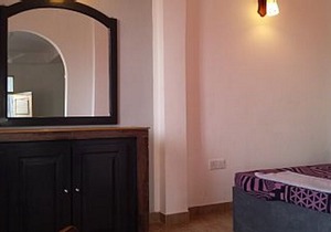 Flat 6 - Fully Furnished Air-conditioned one Bedroom Apartment in Dehiwala