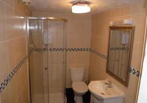 Flat - Sleeps 2 & Parking Available